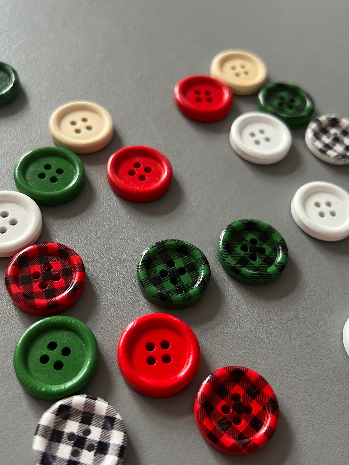 Christmas theme 4 hole button