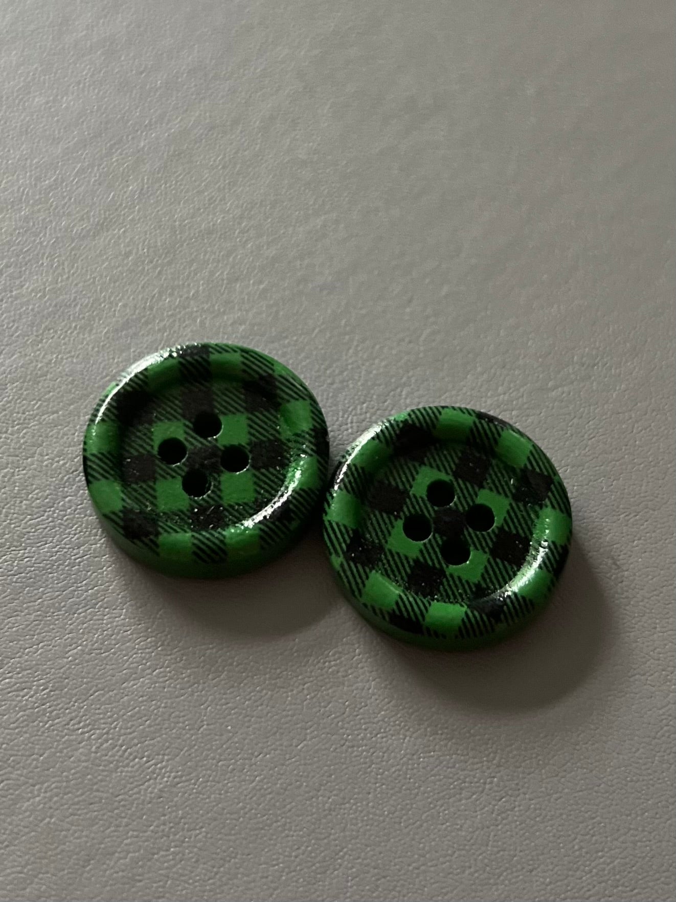 Christmas theme 4 hole button