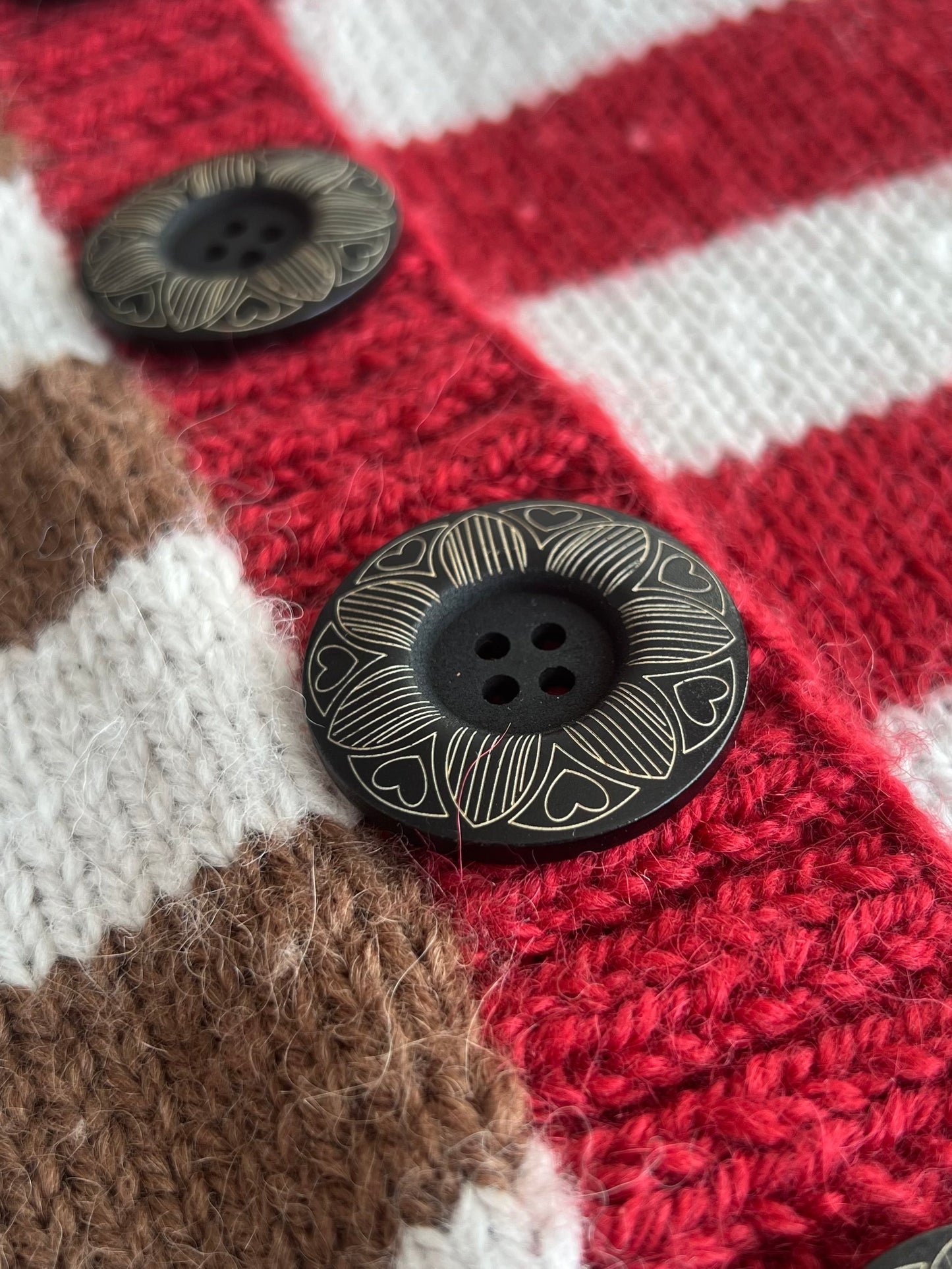 Floral engraved wooden button